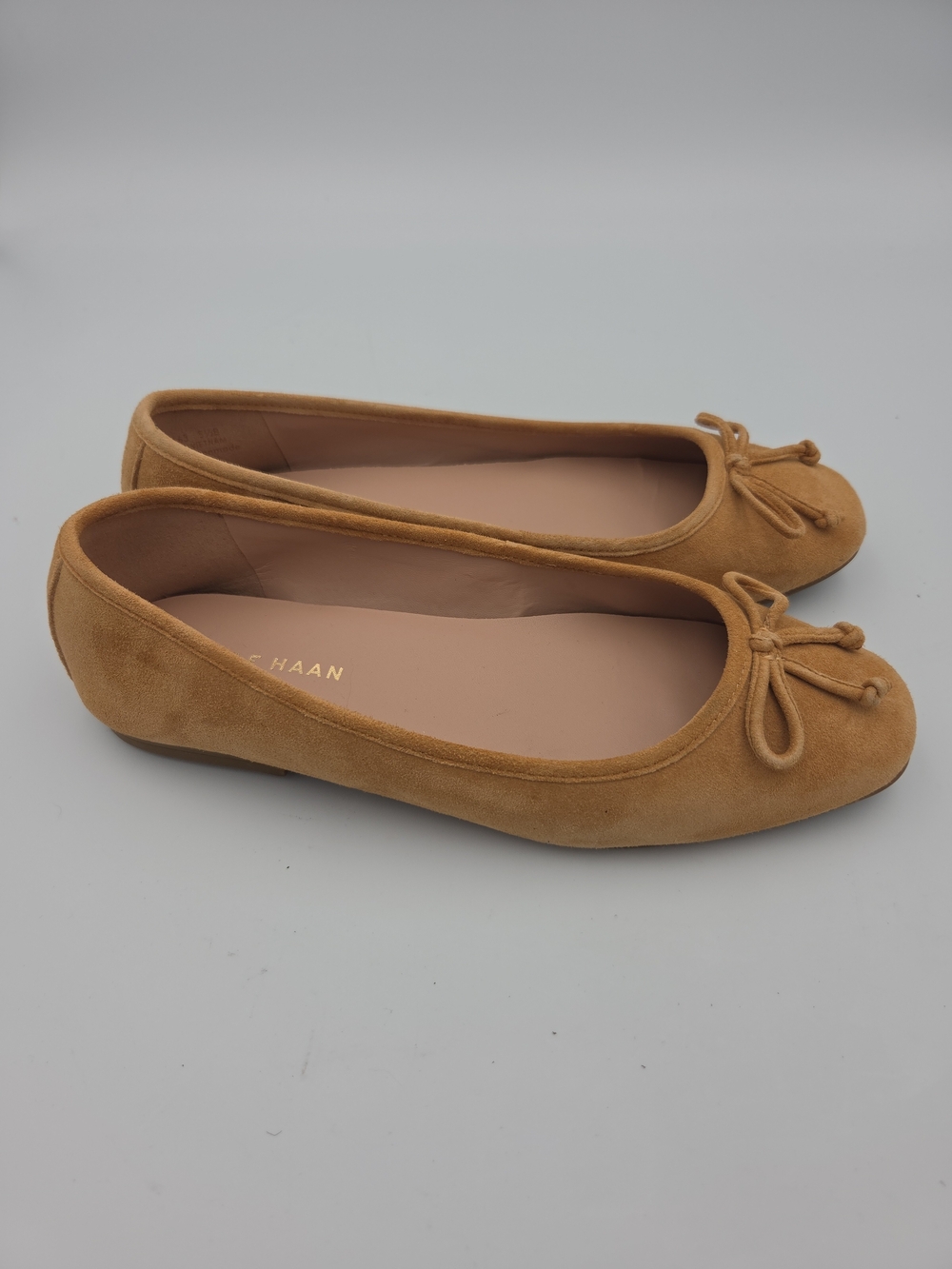 Cole Haan Camel Suede Bow Ballet Flats Size 5.5 - Picture 2 of 6